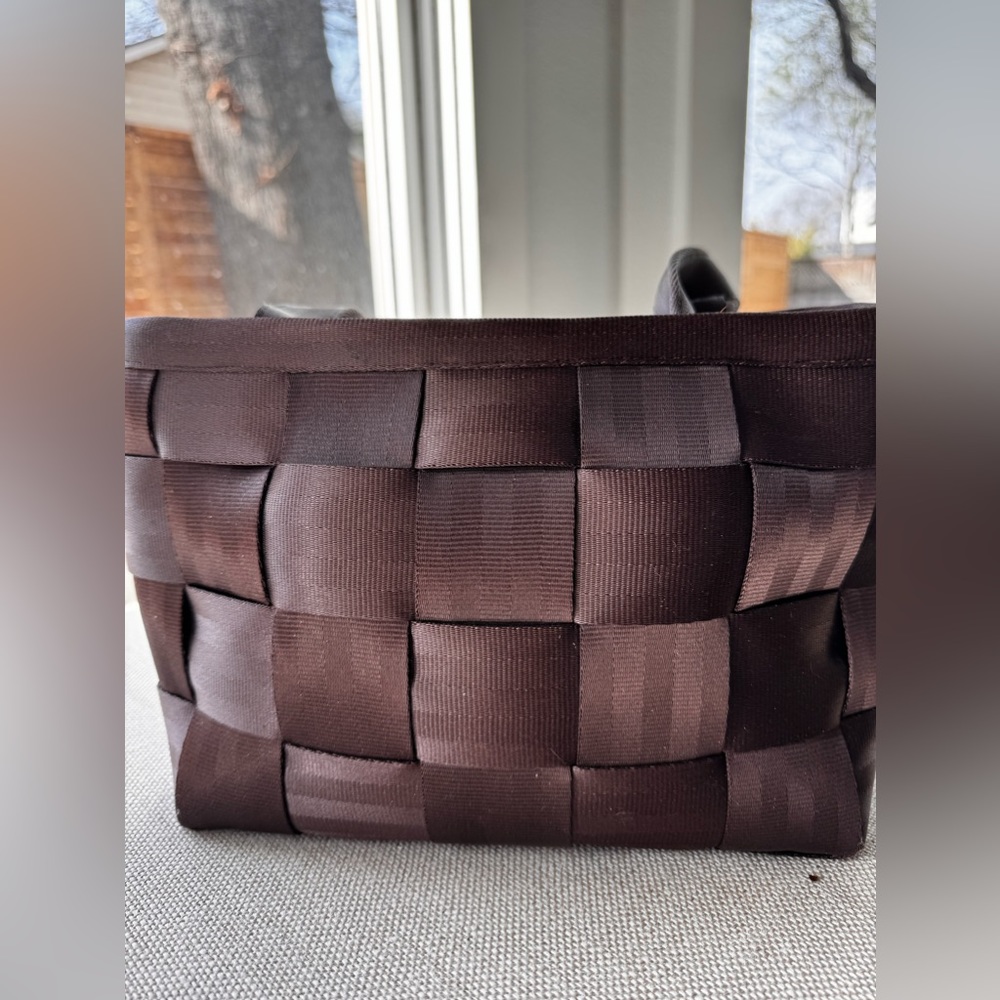 Harvey's seatbelt purse